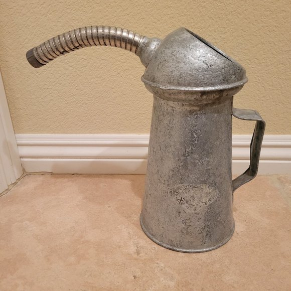 Vintage Oil Measuring Can - Picture 3 of 5